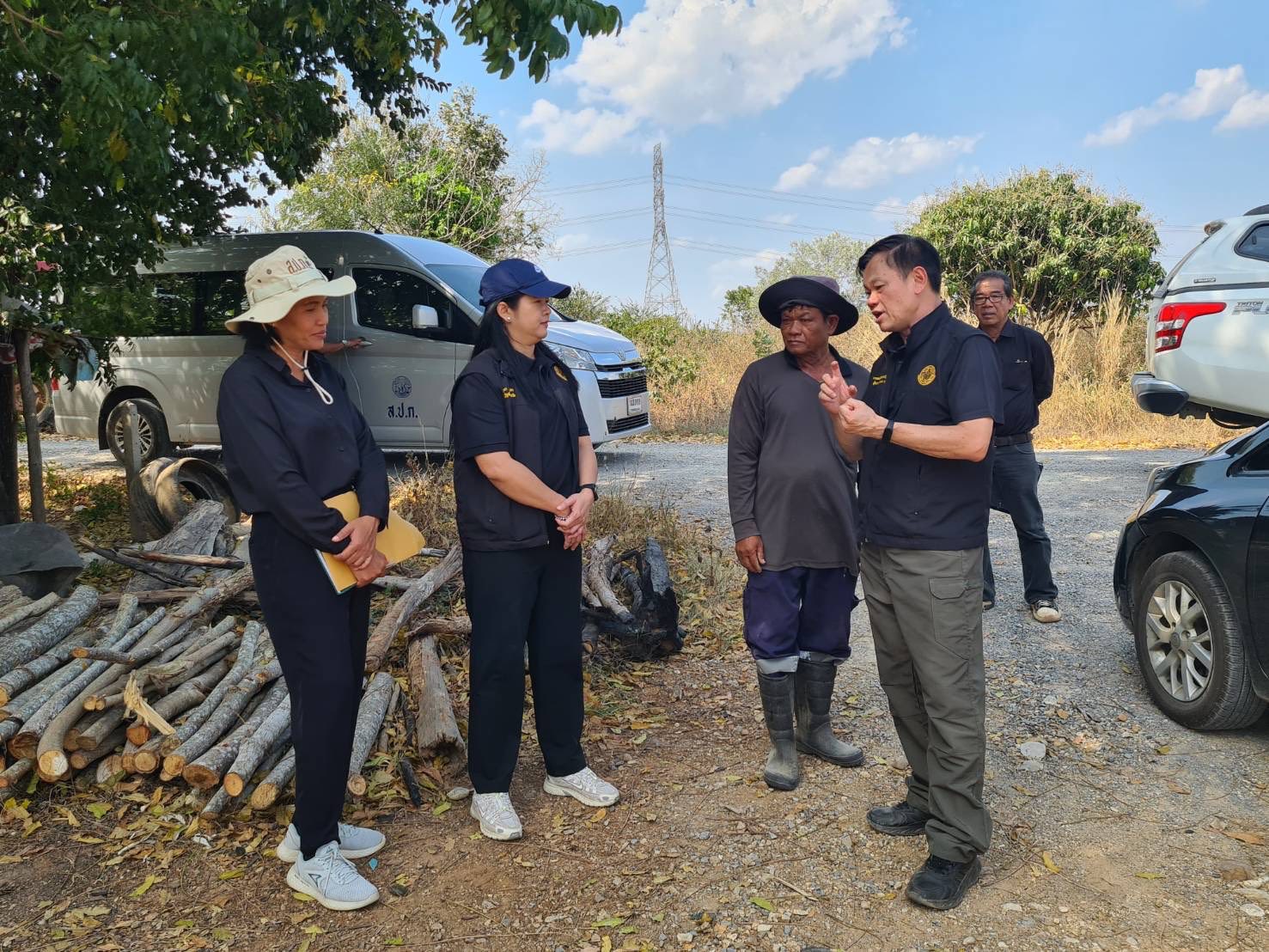 title - ผู้ตรวจราชการกรม ลงพื้นที่โครงการแก้ไขปัญหาที่ดินสภาประชาชน 4 ภาค จังหวัดเพชรบุรี